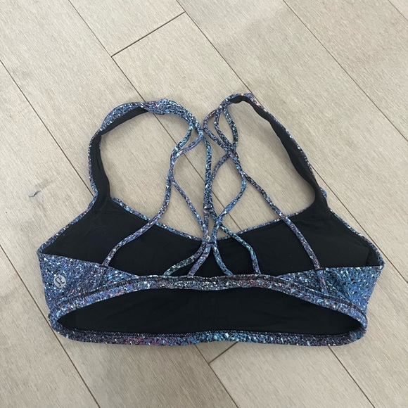 Lululemon Sports Bra Flow (6) - Picture 2 of 3